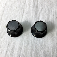 DS PICKUPS DS-A177 Set de Perillas Negras / Centro plateado / Anclaje: 18 ranur