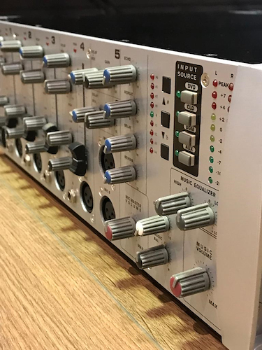 Consola Potenciada para karaoke TV 700w Detalle exhibición PHONIC U-KA720 - $ 395.491