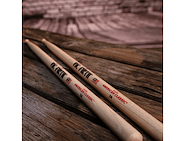VIC FIRTH Wood American Classic® 5A Drumsticks