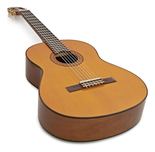 YAMAHA C70
 Estudio Superior