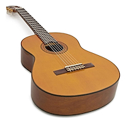 YAMAHA C70
 Estudio Superior