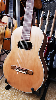 7 cuerdas, tapa cedro, aro y fondo guayuvira, Guitarra Clasica 7 cuerdas ARTESANAL