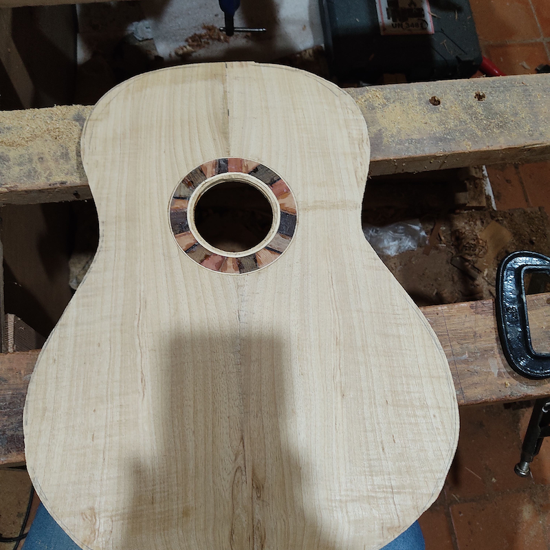 cambio  de fondo (mano de obra) Cambio de fondo guitarra clasica, acustica ukele ARTESANAL