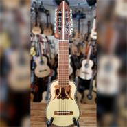 Charango boliviano tallado o marqu mic eq artec afinador fd CHARANGO TALLADO MICROF EQ ARTEC AF BOLIVIANA