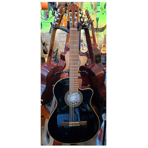 GUITARRA MODELO 41 CON CORTE Y ECUALIZADOR TAPA NEGRA 41KECN FONSECA