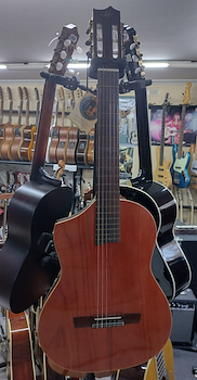 Guitarra semisolida sin boca - caja delgada con corte y eq3b St-1 MANTINI