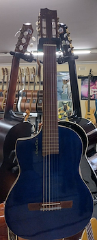 Guitarra semisolida sin boca - caja delgada con corte y eq3b St-1 MANTINI