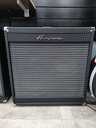 AMPEG PF210HE Caja 2x10