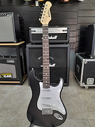 ST BLACK Guitarra electrica cuerpo macizo de lenga