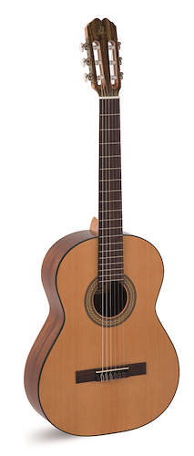 ADMIRA ROSARIO Guitarra Rosario, Tapa De Pino Oregon, Aros Y Fondo De Sapel - $ 458.420