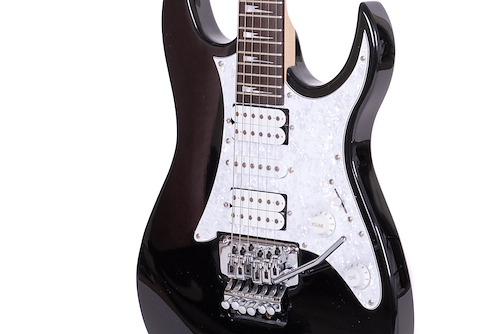 PARQUER IB100BK GUITARRA ELECTRICA TIPO IBAÑEZ - $ 401.000