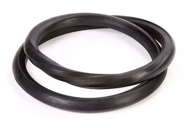 Cubierta silla de ruedas 24 1 3/8 maciza