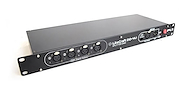 PLS DD-4U SPLITTER DMX DE 4 CANALES
1 entrada DMX y 4 salidas DMX
Sali