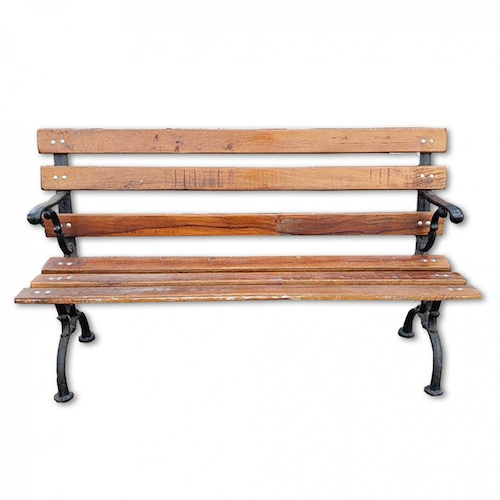 BANCO DE PLAZA 130CM-BARNIZ-CON RESPALDO-APOYA BRAZO BUCCI 130