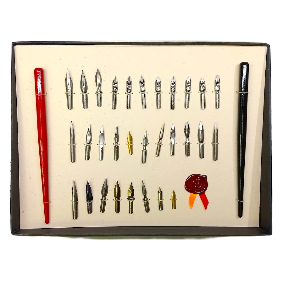 ESTUCHE X 30 PLUMAS + 2 PORTAPLUMAS MARE DI CARTA Treinta plumas antiguas. Dos portaplumas. - $ 99.000